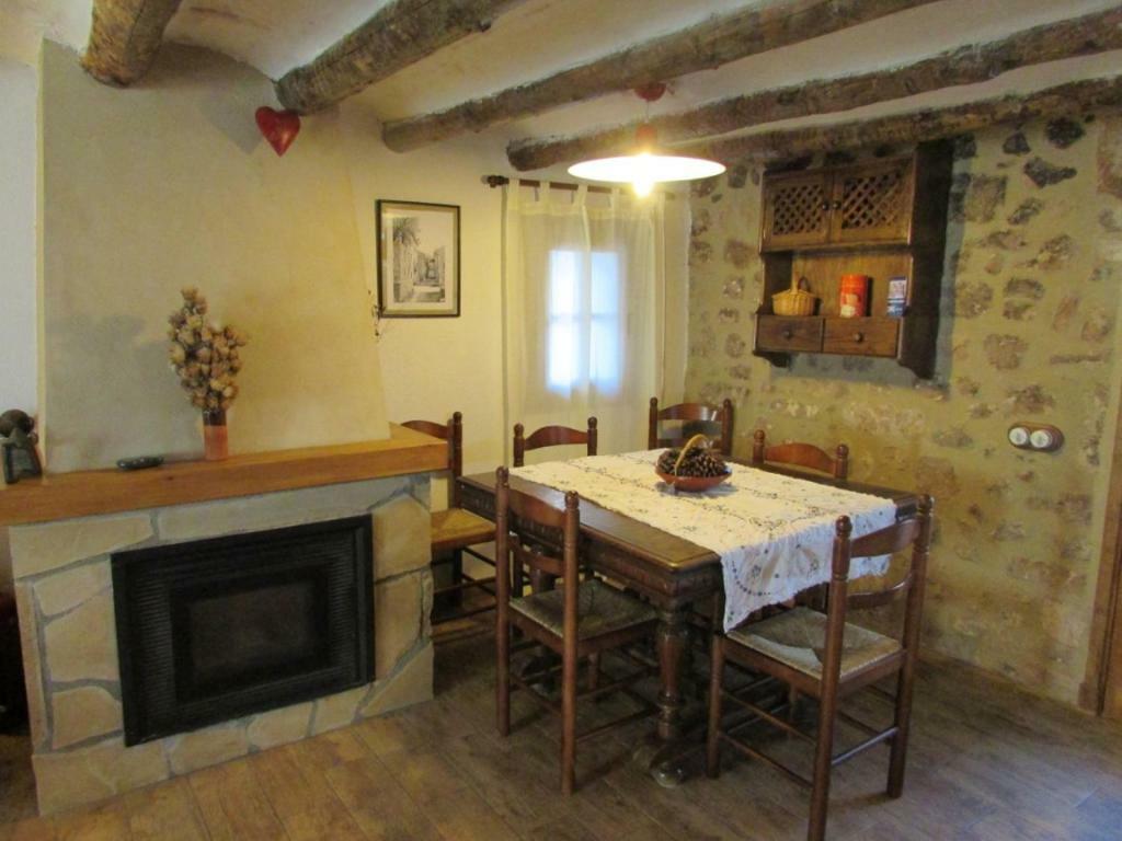 Can Font Guest House Сиурана Екстериор снимка